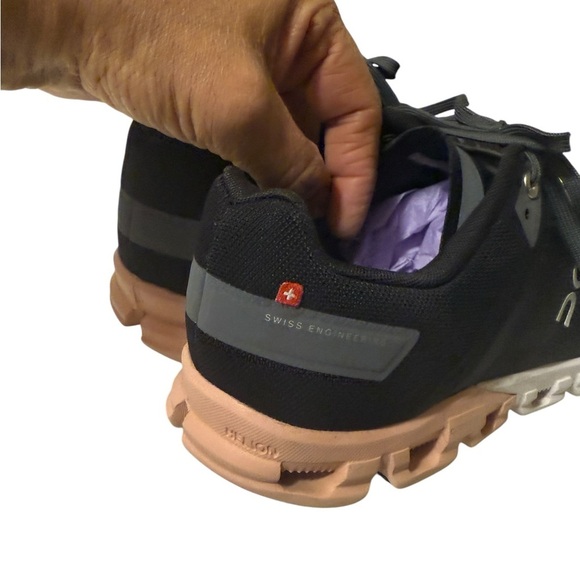 On Running On Cloudflow
Women's Running Training Shoes
Size 10.5 M, Rock Rose - Picture 2 of 12